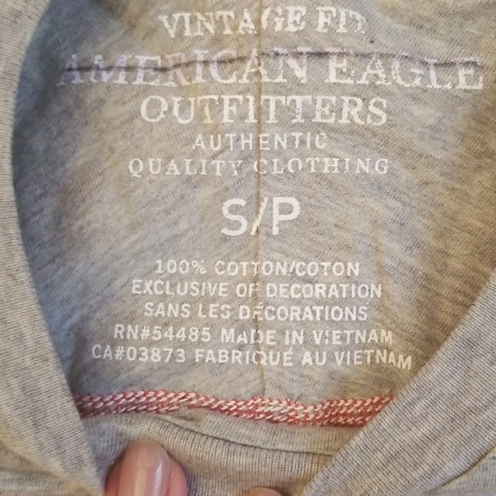 NWOT American Eagle T-Shirt - Picture 3 of 3